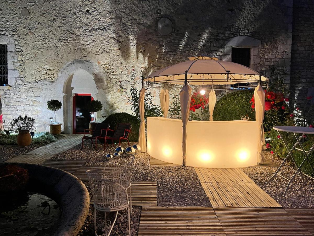 Demeure Des Vieux Bains Bed & Breakfast