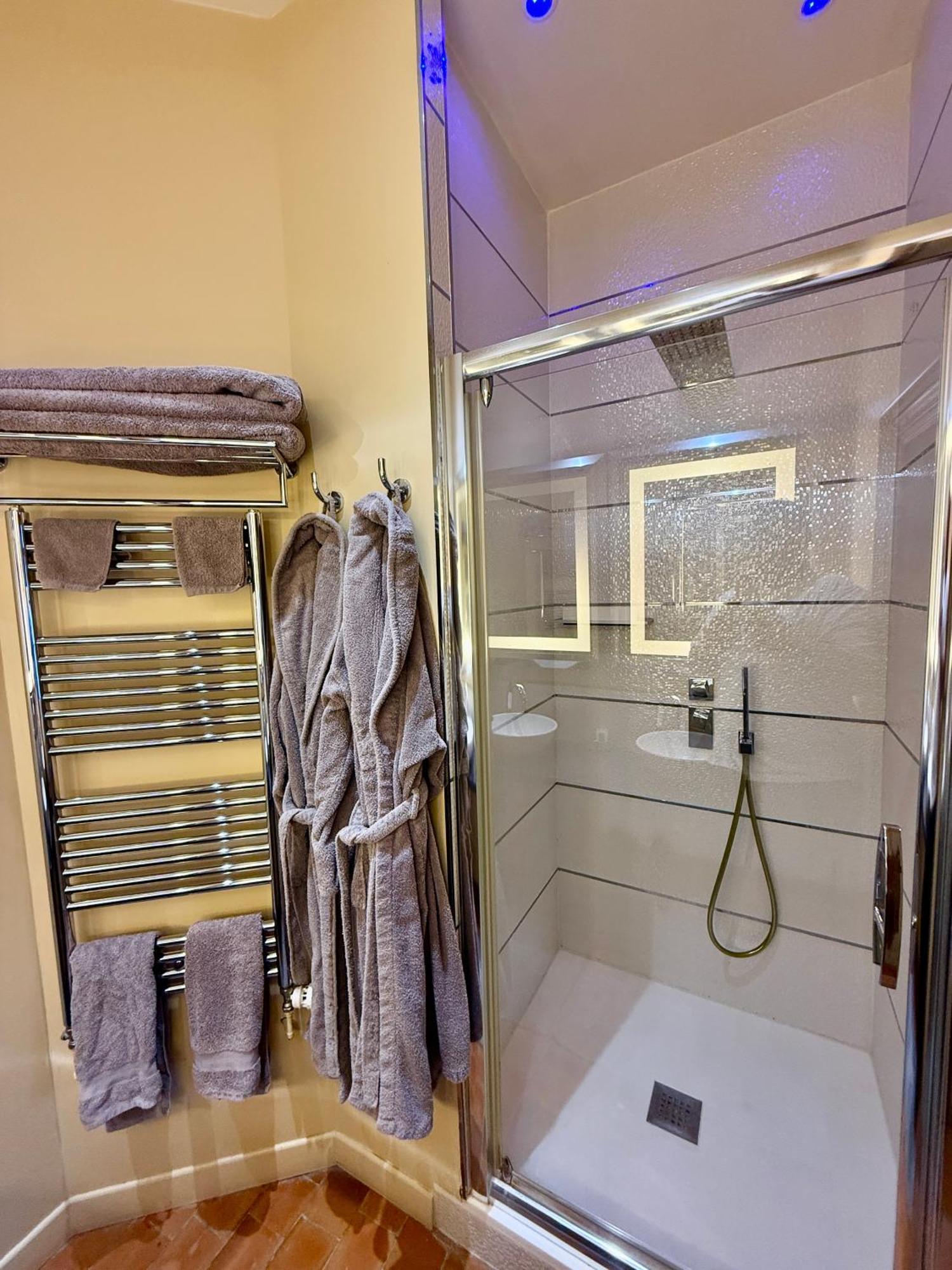 Demeure Des Vieux Bains *