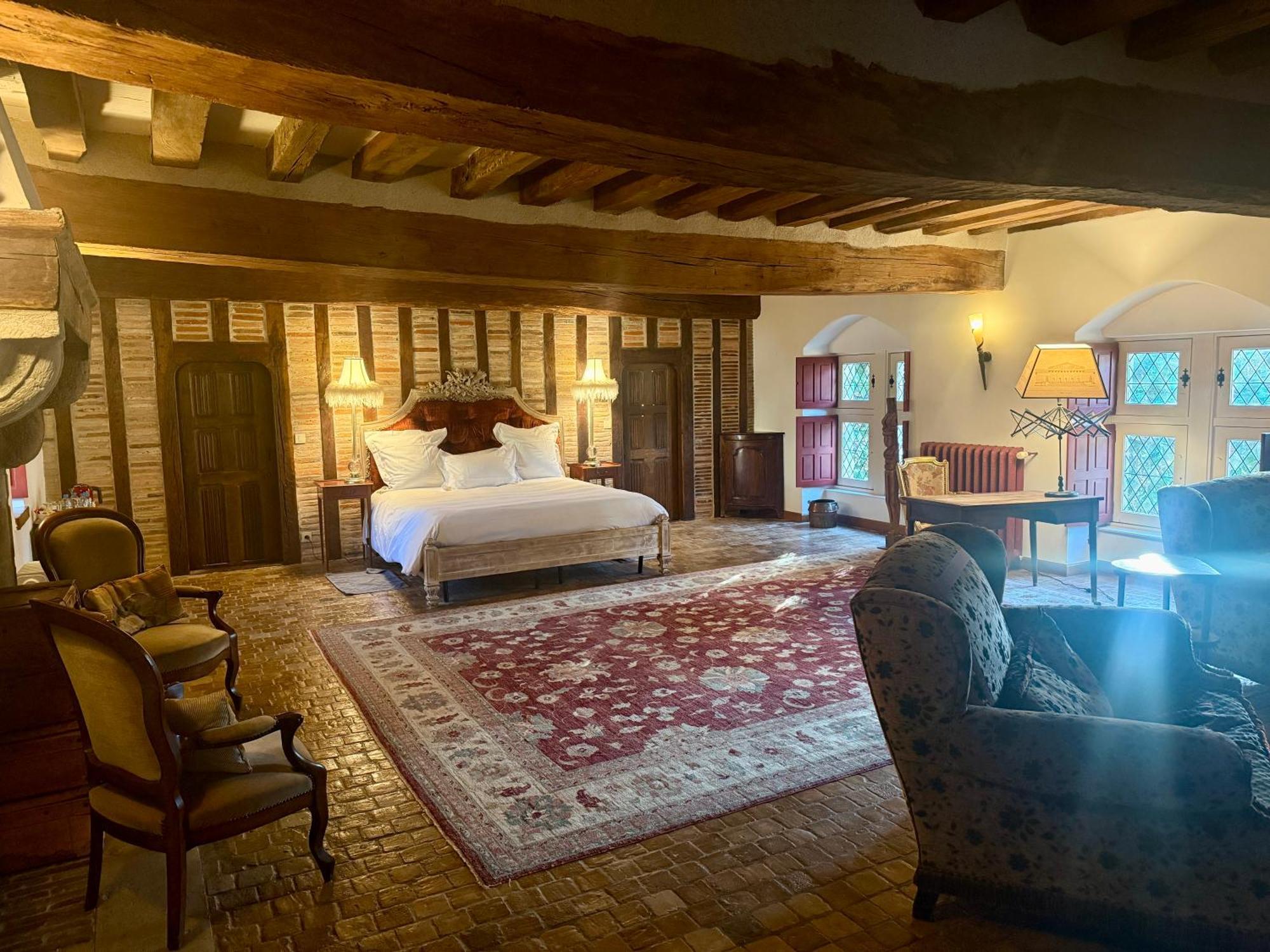 Demeure Des Vieux Bains Bed & Breakfast