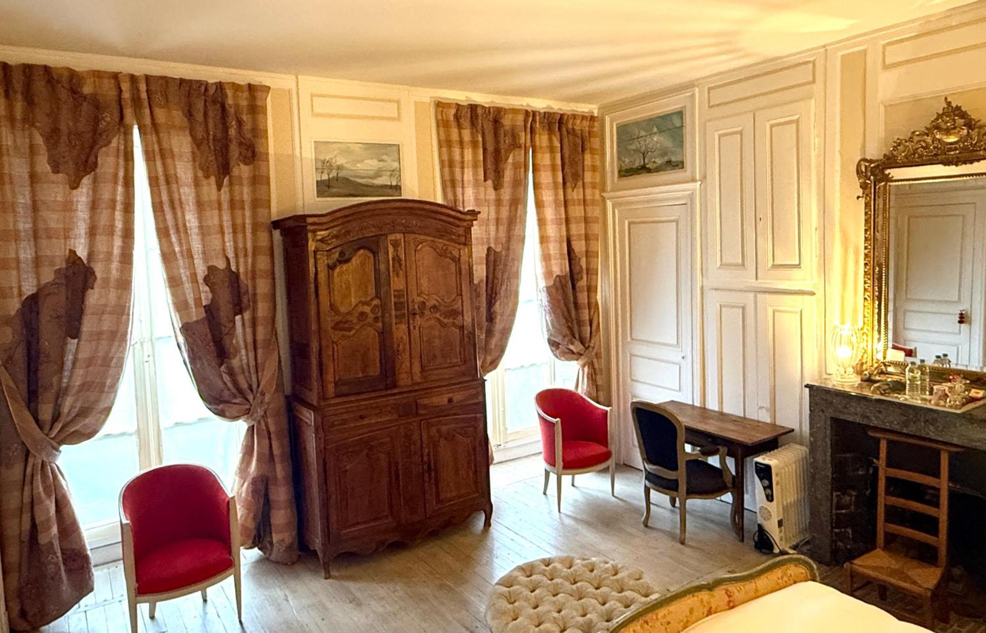 Demeure Des Vieux Bains Bed & Breakfast Provins